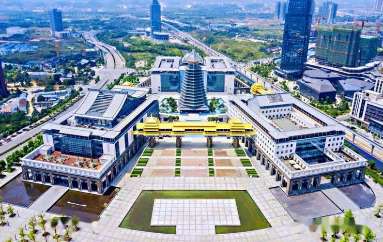 桂林"一院两馆"景区位于桂林市临桂新区,由桂林大剧院,桂林博物馆