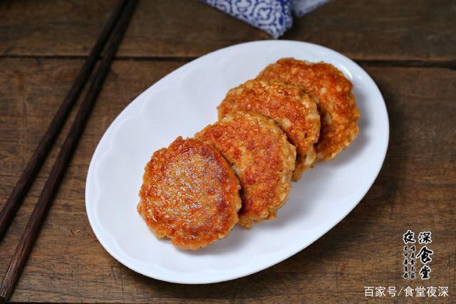 莲藕做成肉饼,香煎是菜也是药,外脆里嫩味道鲜美