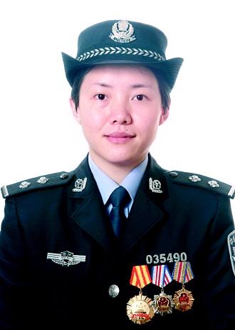 我最喜爱的人民警察——英雄赞歌唱响荣誉殿堂