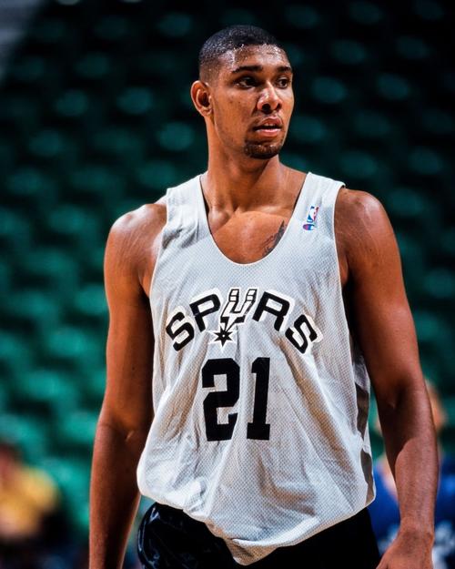 托尼-帕克和蒂姆-邓肯首次亮相夏季联赛是的样子,稚嫩