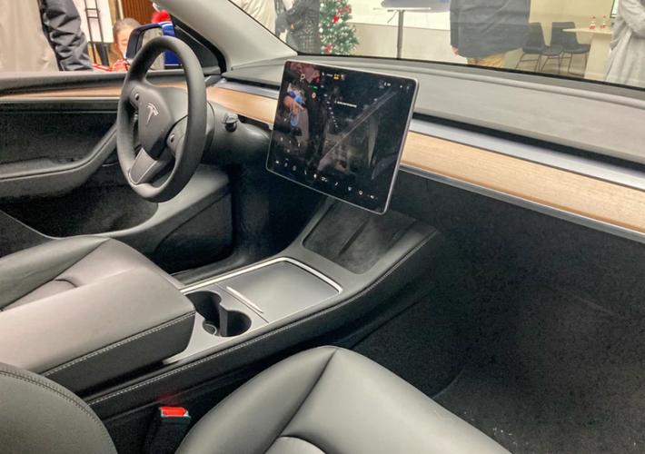 直降15万,特斯拉model y爆出"底价"?-新浪汽车