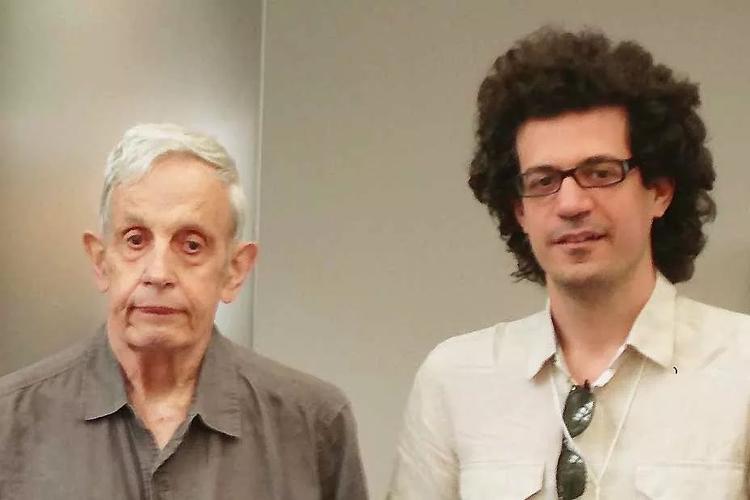 纳什均衡是数学家john  nash提出的概念,它表示在策略博弈中,玩家