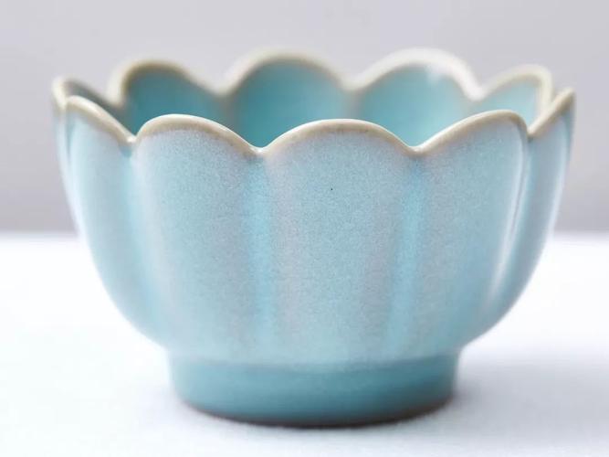 天青色等烟雨这颜色在瓷器里