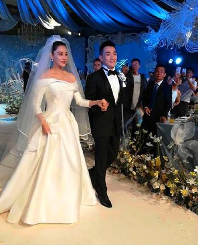 张馨予低调结婚,婚礼现场梦幻甜蜜,告白老公何捷时一度哽咽落泪