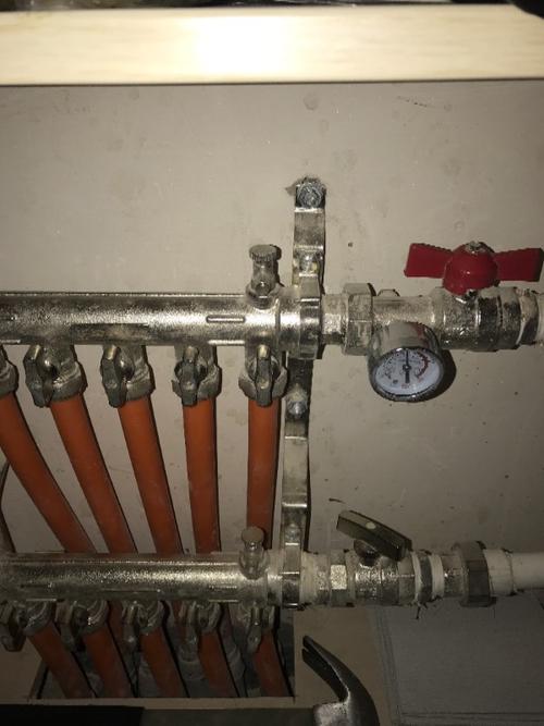 地暖这样是开的吗?