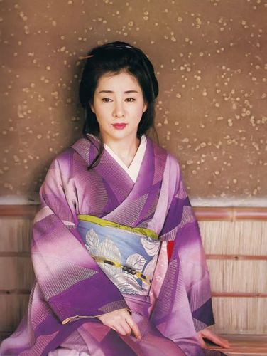 日本国民女演员吉永小百合,75岁依旧美丽动人