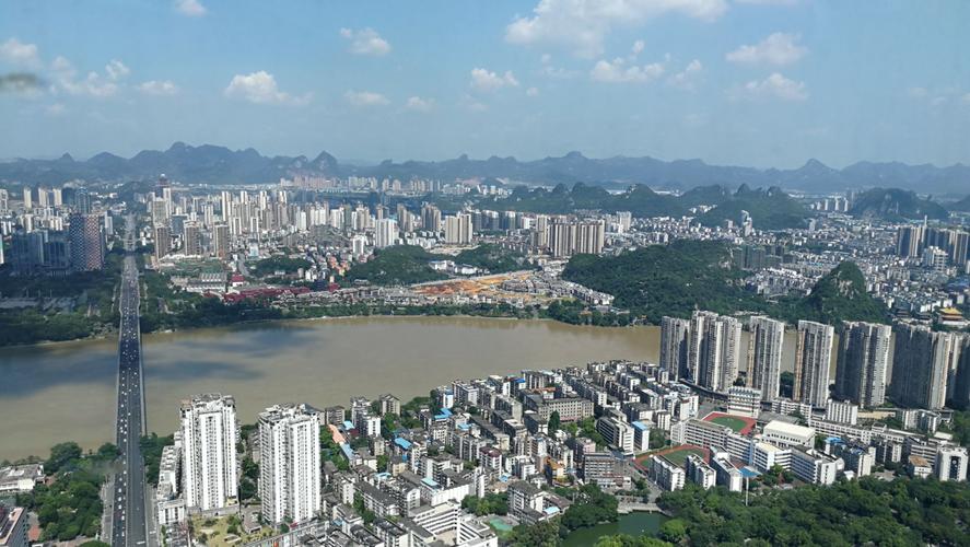 金沙角,蟠龙山,还有尚未完全完工的窑埠古镇尽在眼底.