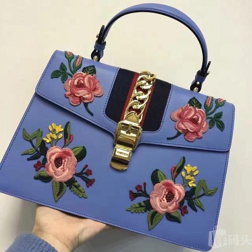 中号gucci古驰17走秀款花卉刺绣包蓝色手提包斜挎包浅蓝/白