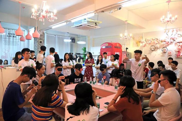 希望通过社会实践活动进一步提高大学生的学习能力,掌握社交能力,发挥