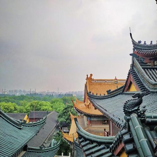 寺庙的塔尖