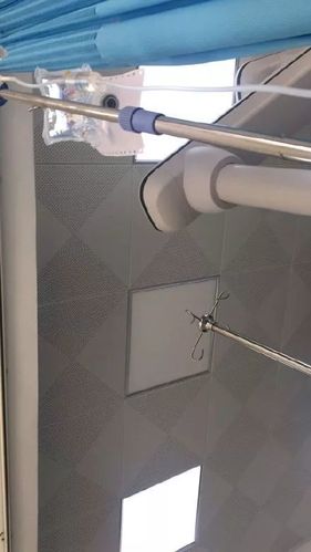 女生输液真实手部实拍图片请假专用
