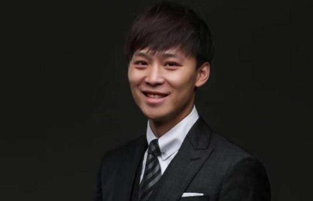 分手不到3个月,郑爽频繁晒照状态好,而张恒依然保持