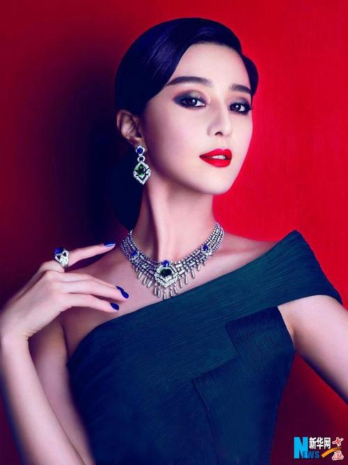 范冰冰经典的烈焰红唇妆弥漫妖冶霸气