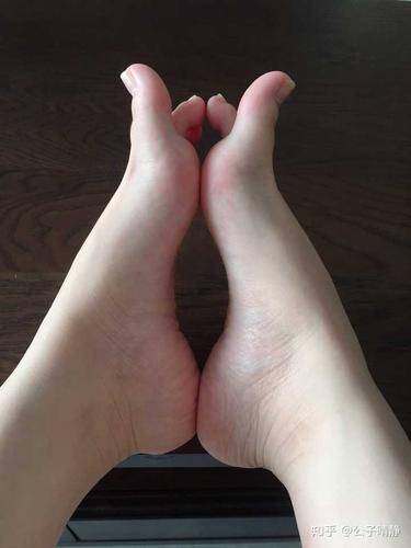 有一双好看的脚是怎么样的体验?
