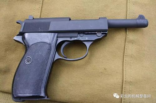 原创因冷战而复活瓦尔特p38手枪的战后复产和衍生型