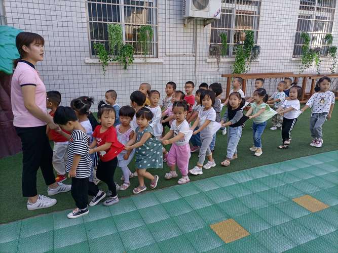 饭后要去散步了