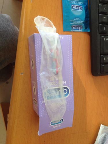 杜蕾斯避孕套润滑油发白求鉴定无异味