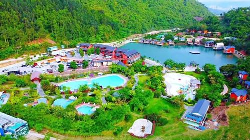 上思十万大山布透温泉