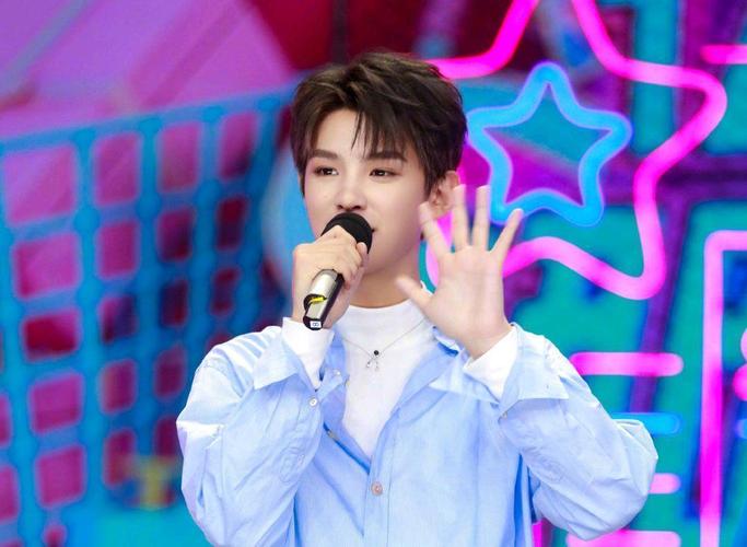 原创黄明昊参与《快乐大本营》综艺新人选拔,网友:简直就是自降咖位