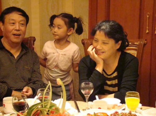 中餐厅崔新琴为什么是赵薇黄晓明的妈妈 个人资料曝光