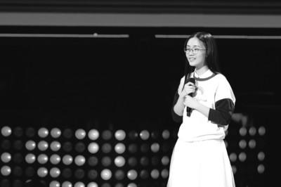 从李健的《美若黎明》到邓丽君的《船歌》,再到与周深合唱的《大鱼》