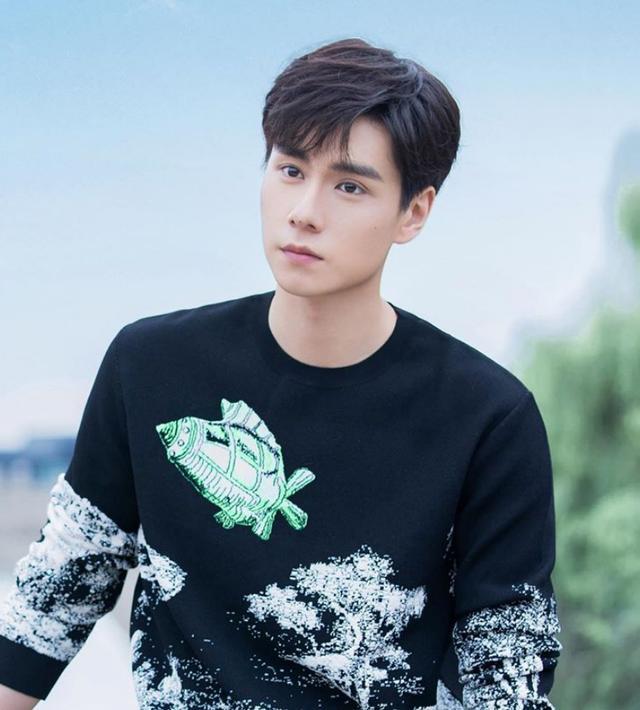 男生夏天发型别太闷热,这4款造型长度刚刚好,清爽,干净,帅气