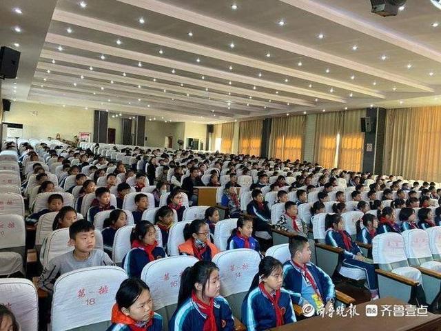 聊城市东昌府区光明小学开展第二课堂之国防教育活动