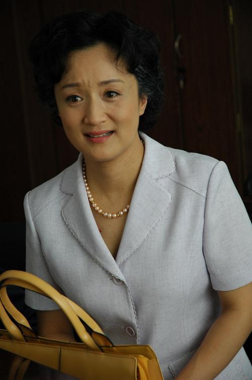 杨昆简历(《天经地义》饰罗金娣)