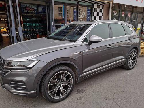 成都大众新途锐轮毂改装宏鑫21寸锻造