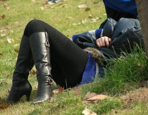 情侣公园约会,民警把他们带回派出所,随后尴尬了(4)