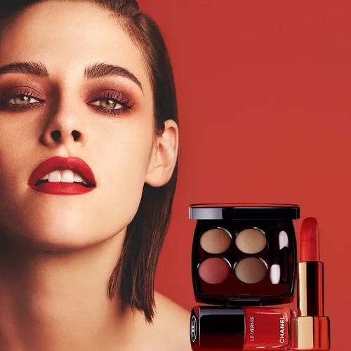 亚洲区的chanel代言人越来越多 国内大家都知道的就是周迅了 可以说