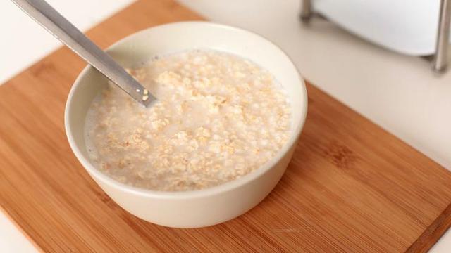 若能每天早上喝一碗牛奶燕麦粥这3个好处或悄悄来临