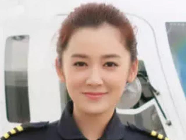 而在剧中饰演"薛柳柳"这个角色的演员石安妮,当年在剧中的形象非常
