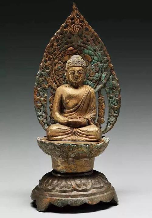 义乌景德寺窖藏出土   义乌市博物馆藏   辽代《金座银佛像》