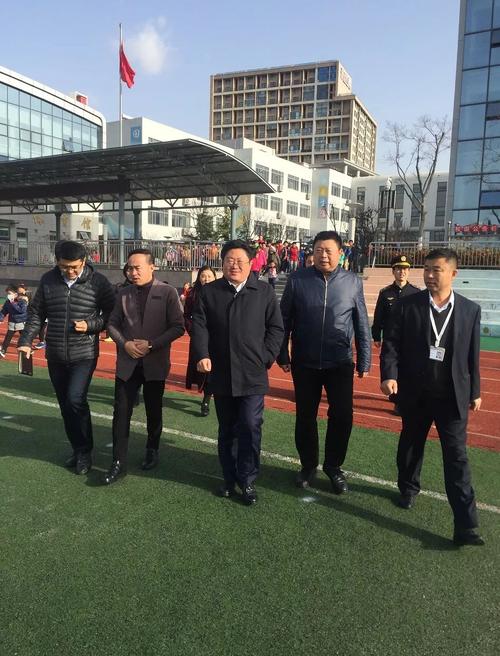 副区长郭振栋带队督查学校文明城市创建工作