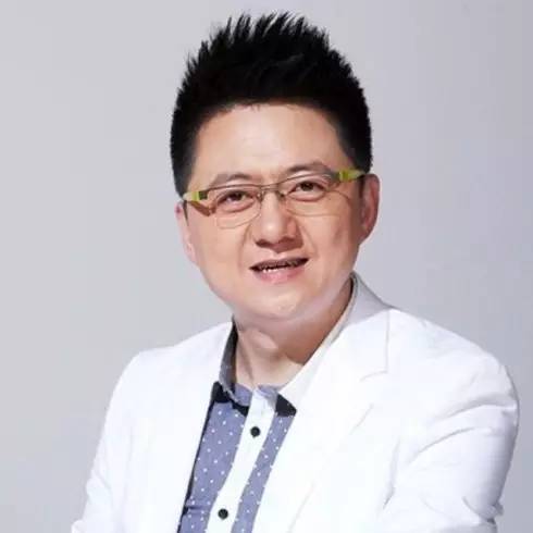 今晚半小时节目,主持人