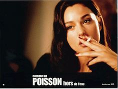 莫妮卡贝鲁奇吸烟图片,相信再也没有收集这么齐全的了