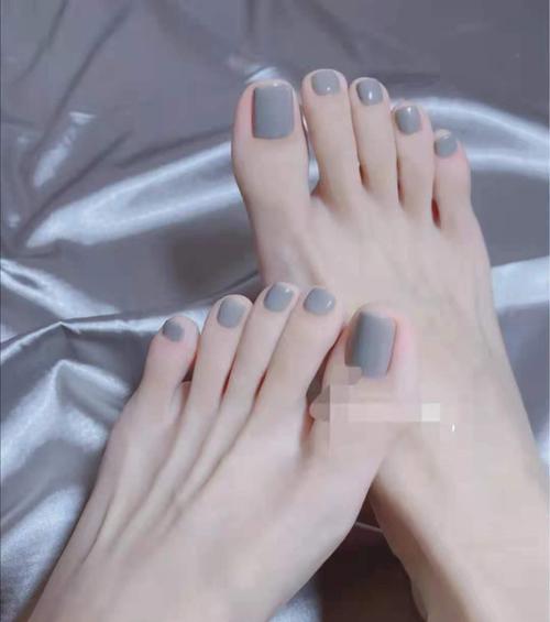 原创女人脚趾甲涂什么颜色好看