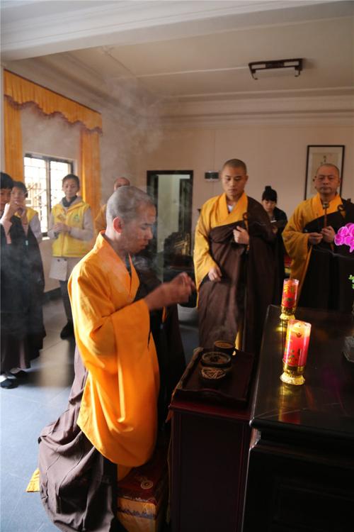 清泉古寺于2015年2月7日至8日举行第七期八关斋戒修道