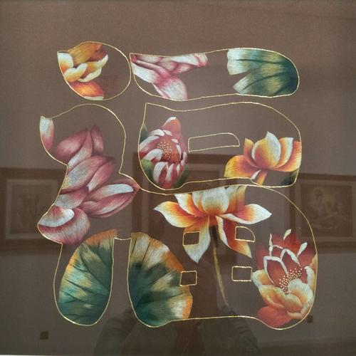 22 写美篇 【黄春萍与钟灵汉绣】         黄春萍,非物质文化遗产汉绣