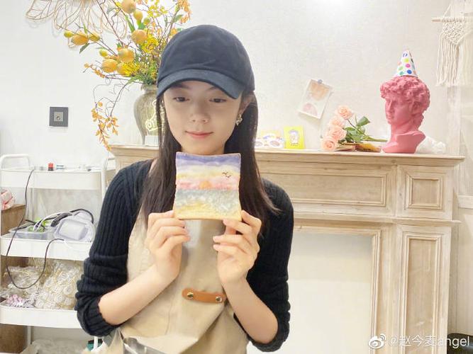 来pick圆脸圆眼睛的甜美系小花