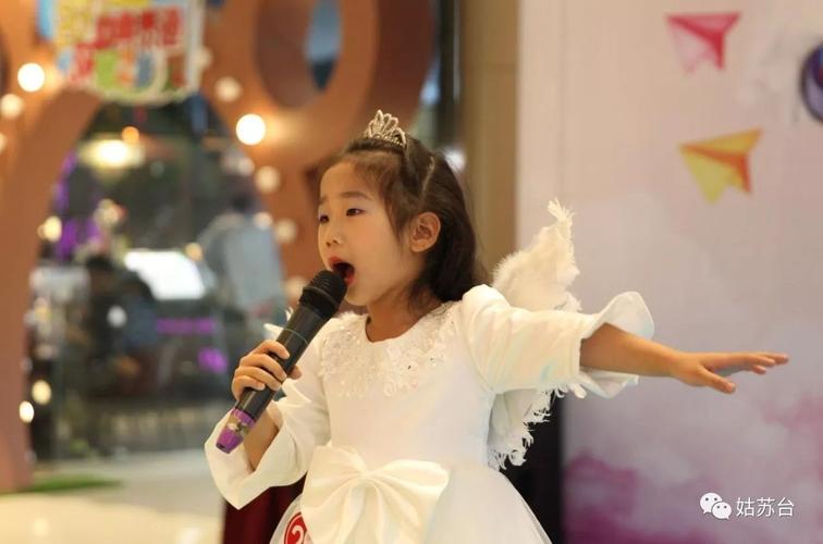 不仅歌唱得好,海选现场的各位小歌手们▽▽▽心都要被融化了呢~看着