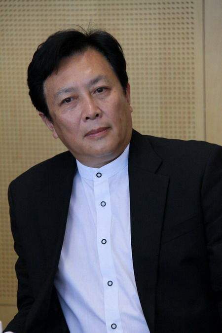 壮丽年轻时照片,与相差12岁的唐国强结为夫妻,同甘无