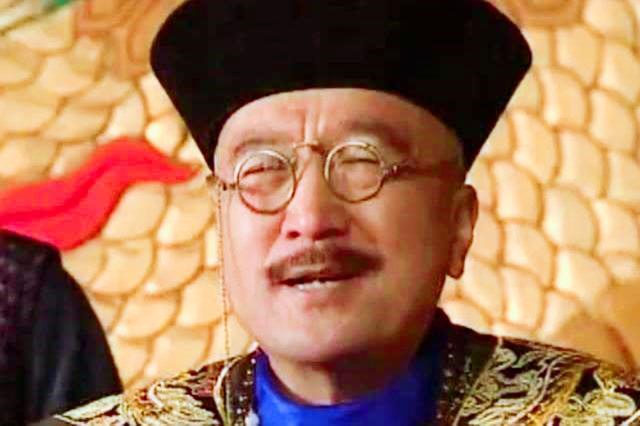 假如和珅有饭局,刘墉阿桂和福康安一起吃饭,座位应该如何排序?