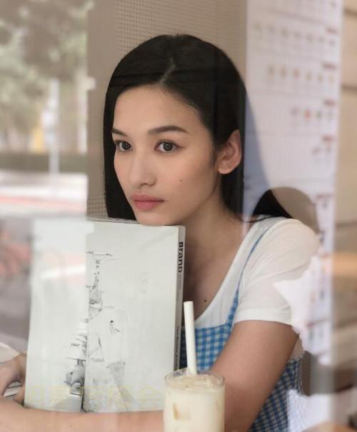 张柏嘉文艺写真 张柏嘉图片大全