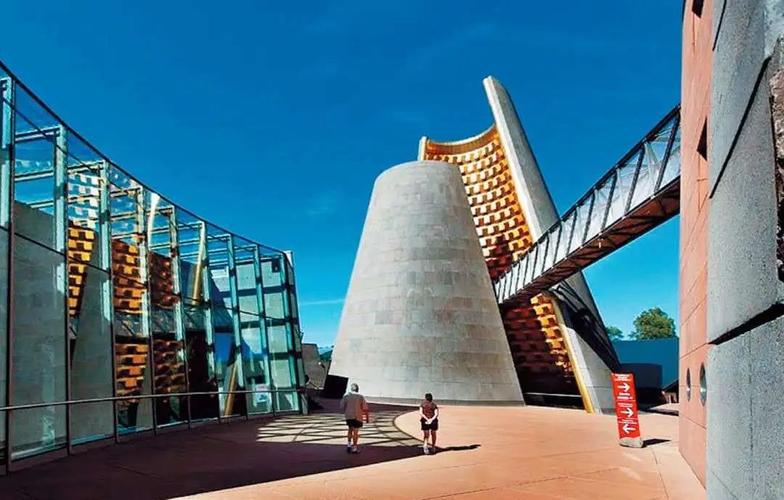 1985普利兹克建筑奖获得者汉斯·霍莱茵及主要作品