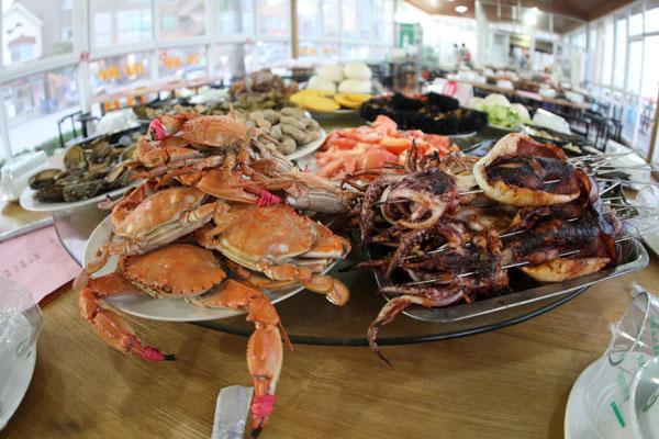 2013山东长岛海鲜节让进岛游客饱口福