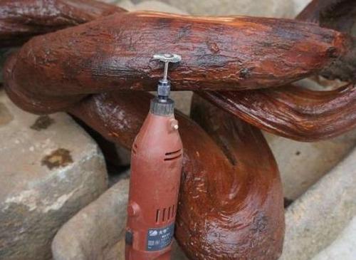 崖柏根雕打磨视频