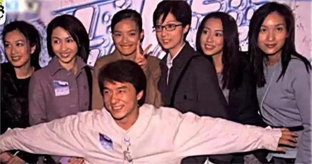 21年前,吴绮莉为什么会生下小龙女?看看成龙做了什么