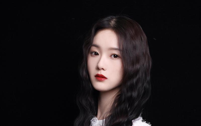 清纯小仙女张馨月甜美白嫩诱人写真